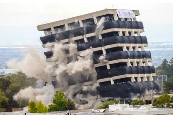 訇然寸断的意思是什么