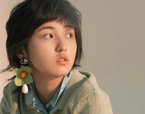 网曝张子枫“圈内聊天记录”，内容下流低俗涉嫌造谣，究竟怎么回事？