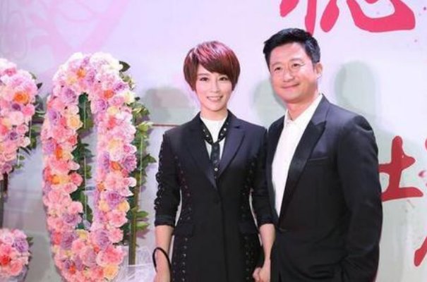 《幸福三重奏》甜度爆表，谢楠给吴京的封口费究竟是什么？