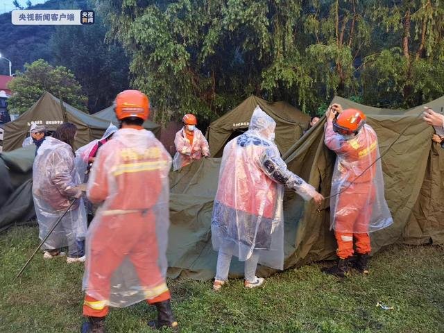 四川阿坝州12连震，当地居民：余震不断，当地居民们该注意什么？