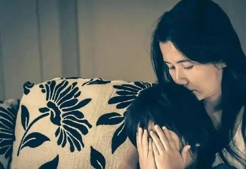 如果我的老公把他的朋友带到家里来怎么办？