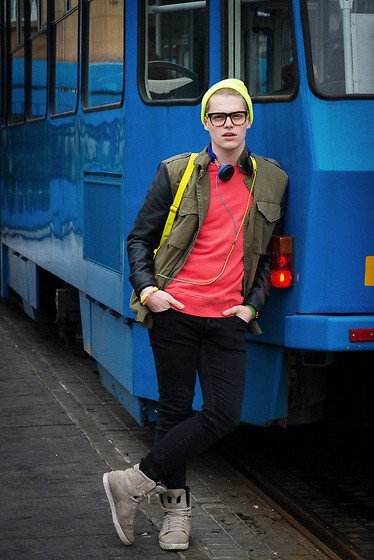 汗马宝靴怎么搭配裤子男的