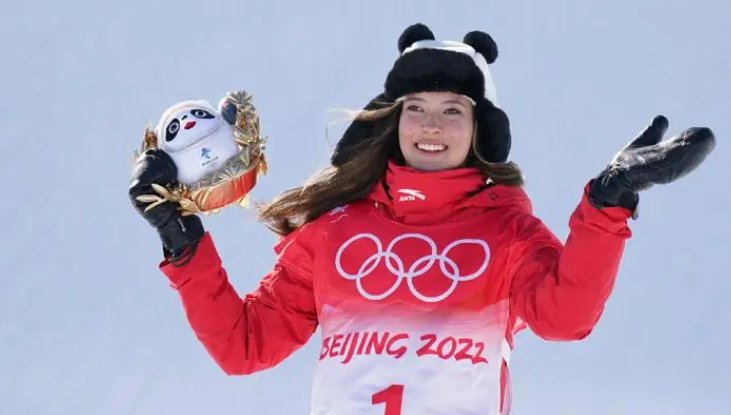 谷爱凌一户三墩，她是如何获得三个金墩墩的？