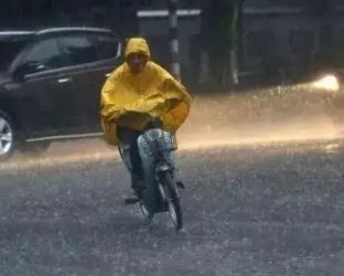 广东暴雨前脚刚走冷空气后脚就来,当地的居民是如何度过这段时光的?