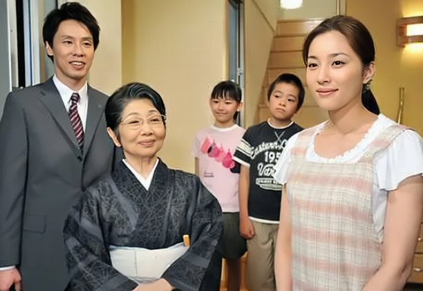 隔壁的草坪剧情介绍