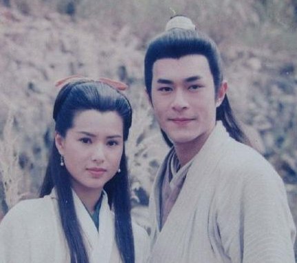 杨过与小龙女的年龄差距？