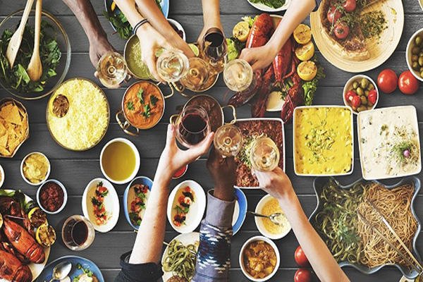 今年上半年餐饮收入21712亿元，这个收入同比增长了还是下降了？