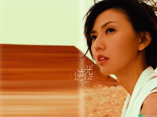 孙燕姿出道19年退隐5次,与周杰伦齐名,却为何在爆红时消失呢?