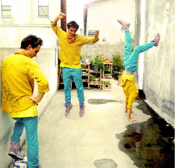 汗马宝靴怎么搭配裤子男的