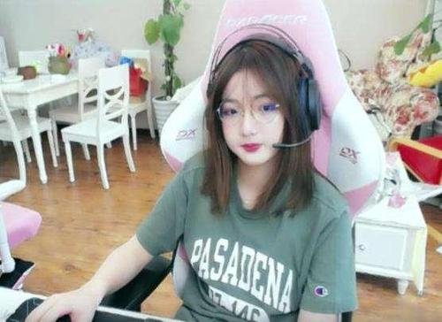 如何评价斗鱼主播深海鱼？