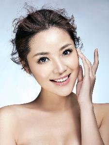 罗怡静的早年经历