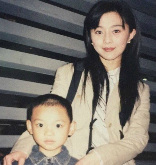 范丞丞是谁的孩子