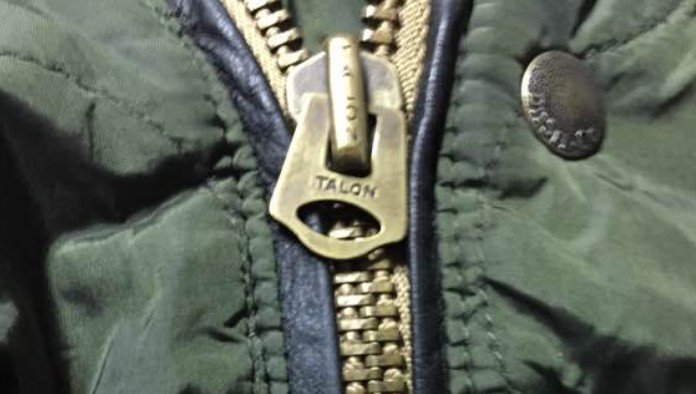 如何鉴别三叶草外套真假（有图的）