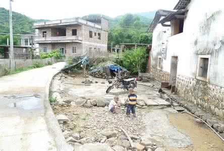 如何看待“上海女孩跟男友回农村过年，第一顿饭想分手”这件事？