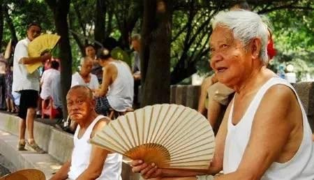 为什么叫跨栏背心