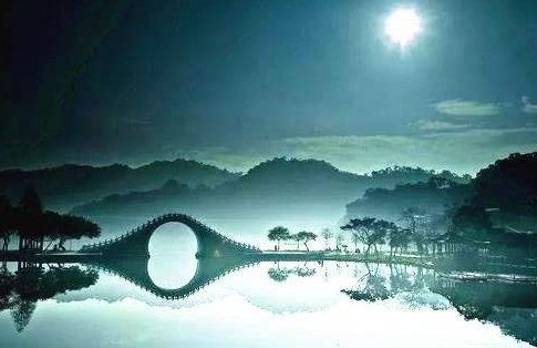 玉人何处教吹笛上一句是什么？