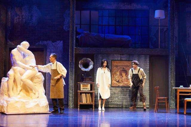 如何评价话剧《幺幺洞捌》？