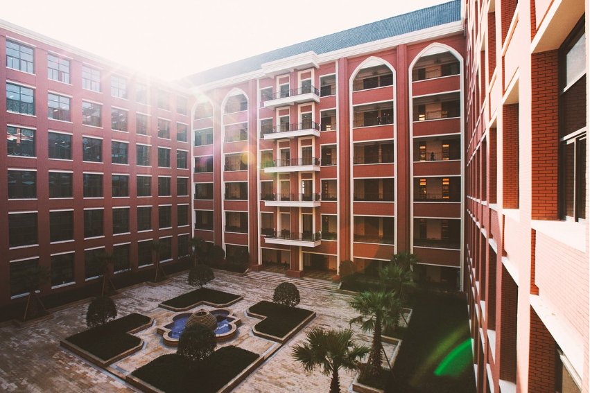 重庆财经学院招生办电话