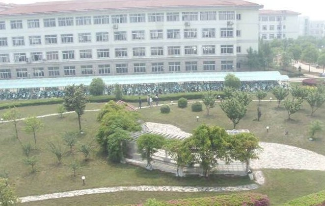 湖州菱湖中学怎样？