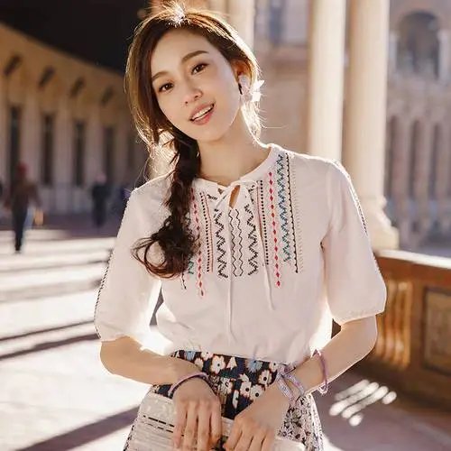 35岁女子卖晚安，谁会为此买单呢？