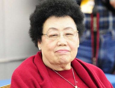 陈丽华已立好遗嘱，公开500亿如何分配，迟重瑞伤了心，究竟是怎么回事？