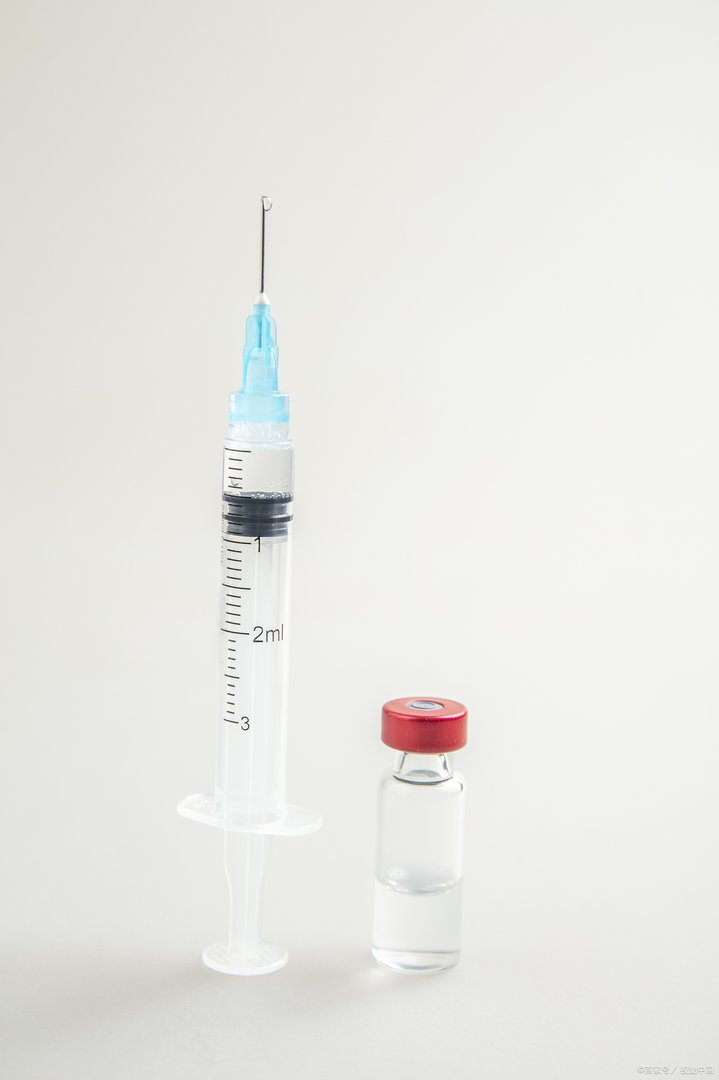 上海3例死亡病例：均未接种疫苗，接种新冠疫苗人群感染后症状会有何不同？