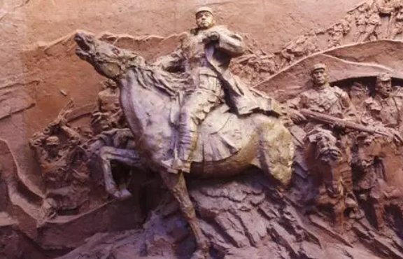 谁敢横刀立马唯我范大将军出处是哪里？