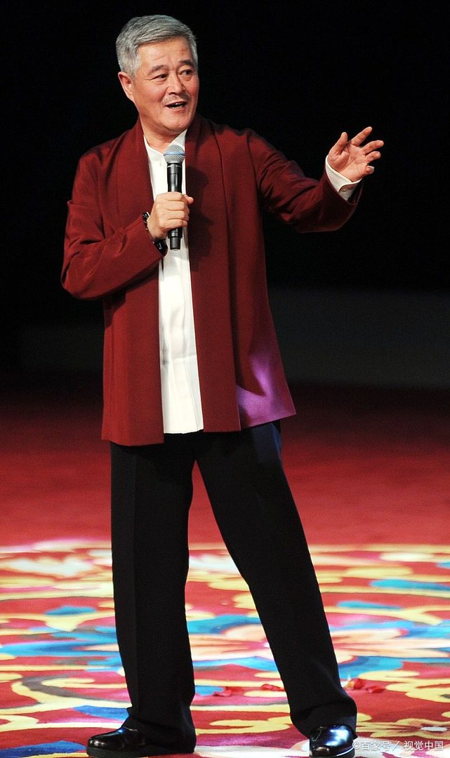 赵本山因违法被调查，13亿资产或被没收，本山传媒资金将冻结！怎么回事？