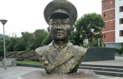 洪学志个人资料和图片简介