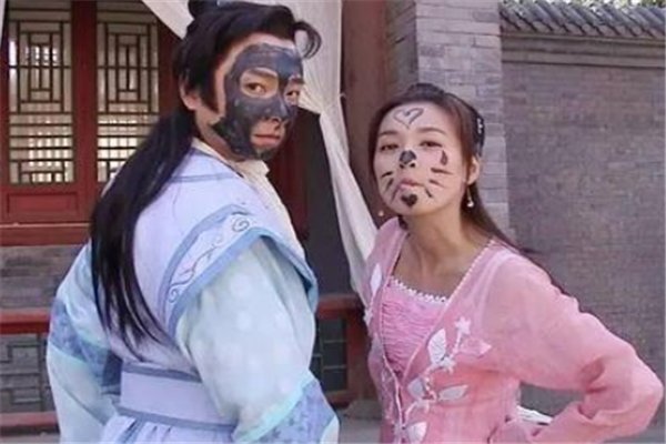 《穿越时空的爱恋》的片头曲和片尾曲叫什么？