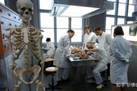 31岁医生去世将遗体捐献给母校,这位医生身上有哪些精神值得我们学习?