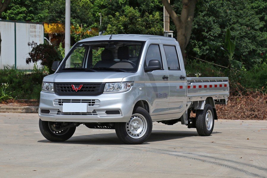 五菱荣光小卡双排有2.5米或3米箱?