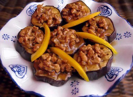 东坡茄子是哪里的菜?茄子需要经过先煎炸再蒸制吗?