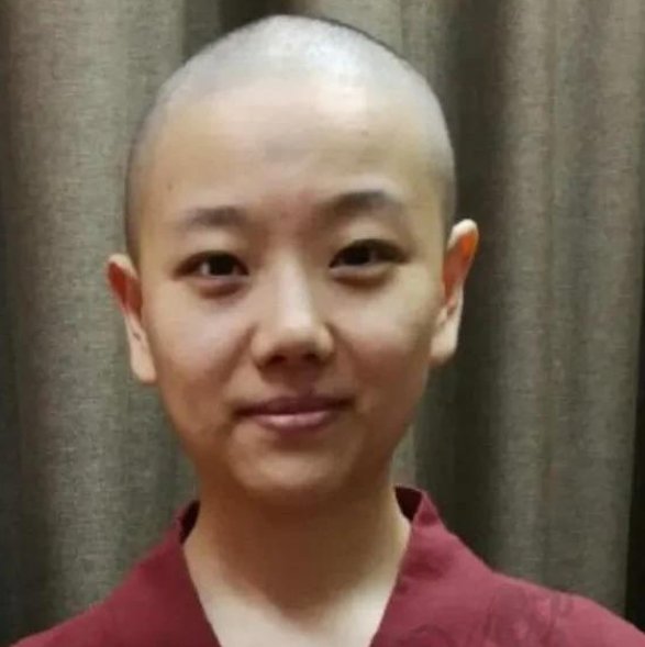 还珠格格小鸽子现状曝光，想不到她的扮演者竟然出家了，具体是怎么回事呢？