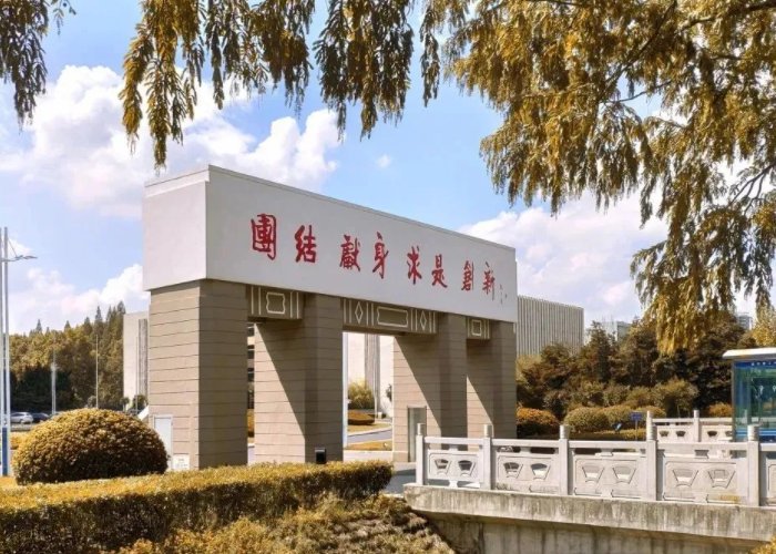 南京一高校院长涉嫌婚内出轨，事情的真相究竟是什么呢？