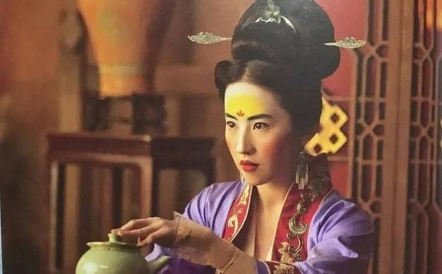 如何看待刘亦菲发长文，感谢参演《花木兰》影片经历这件事呢？