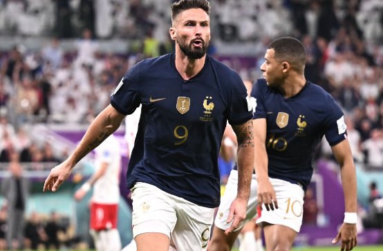 姆巴佩超绝弯道超车，复刻贝尔经典一幕，赛场上到底发生了什么？