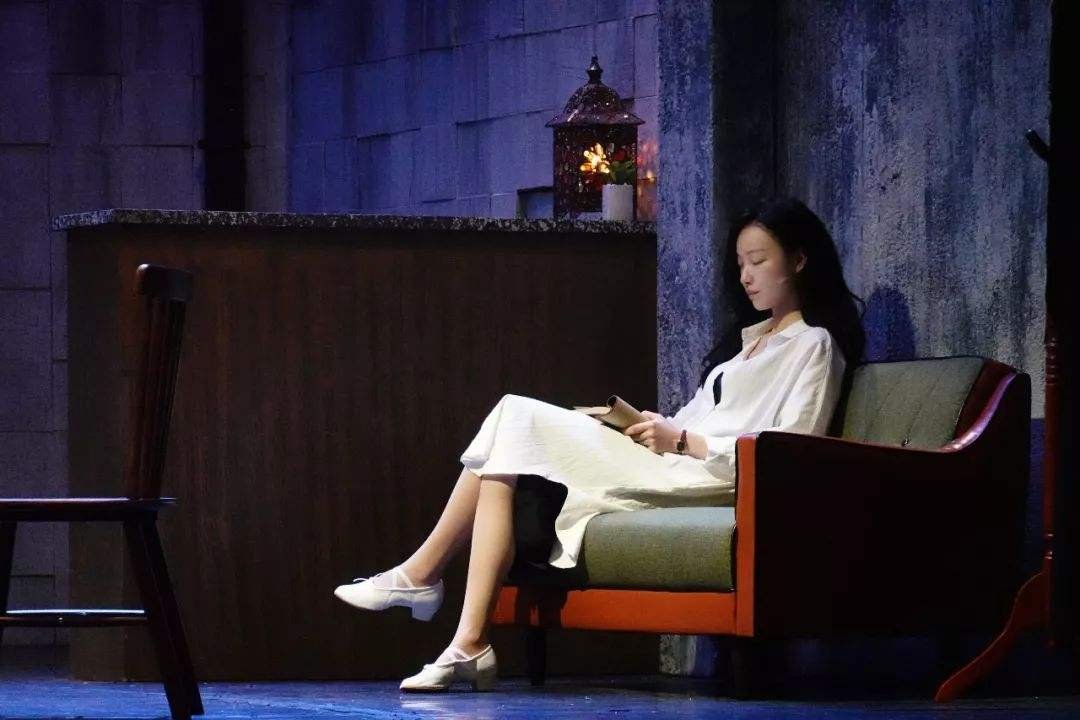 如何评价话剧《幺幺洞捌》？