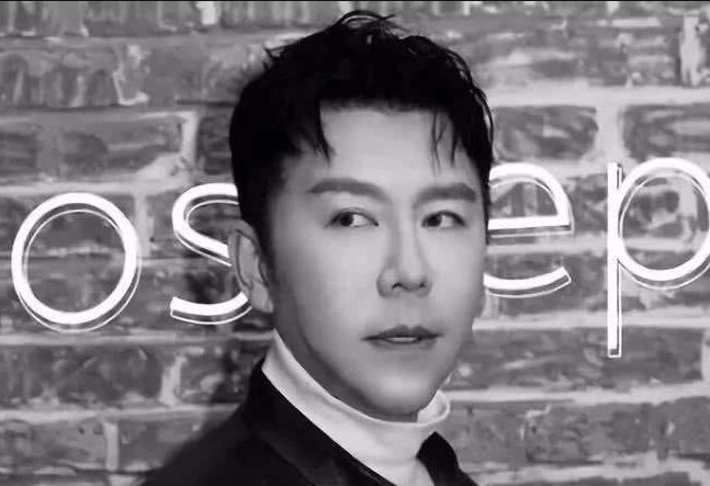 多少次痛到不得已，想念没经得你同意，就这样，太含蓄，沉默呼吸听不见声音，这是什么歌的歌词？