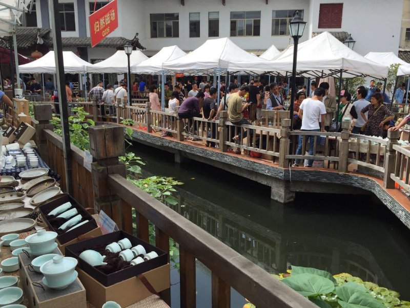 去景德镇买瓷器应该去哪里