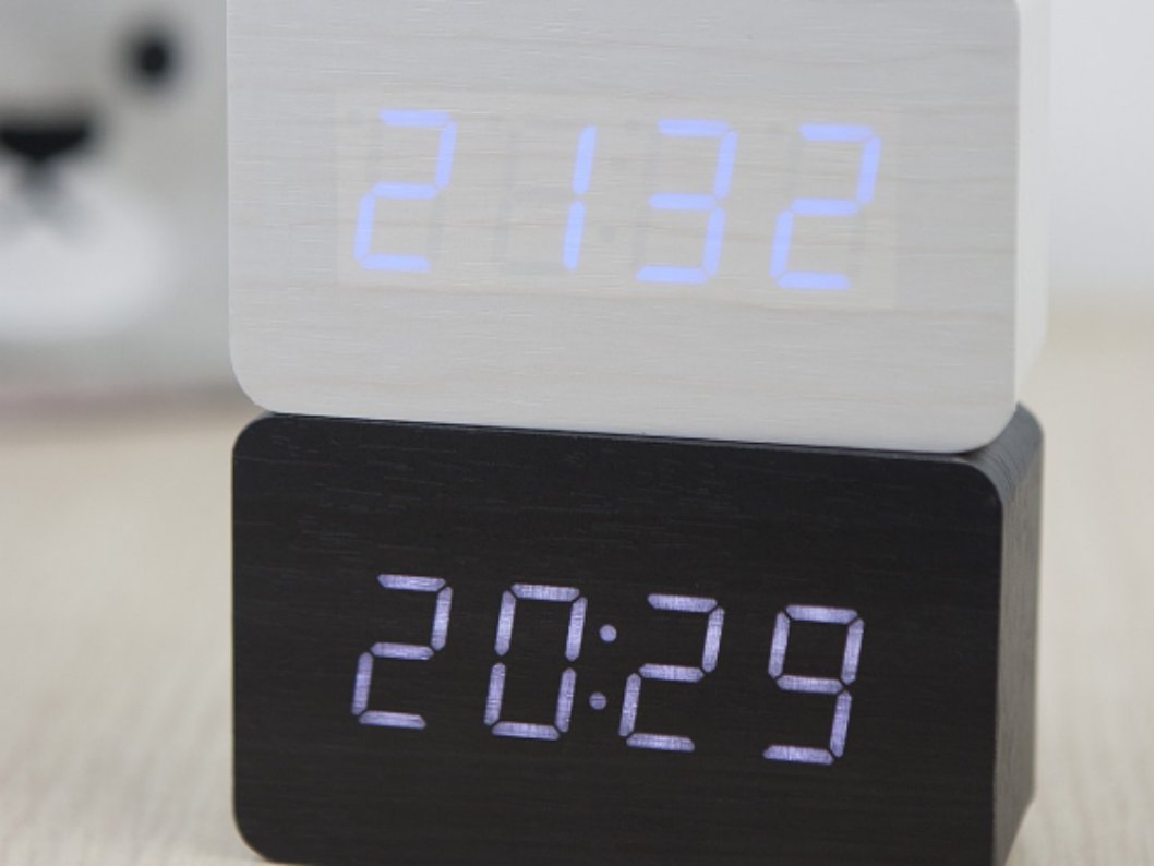 电子钟调时间的步骤是什么？