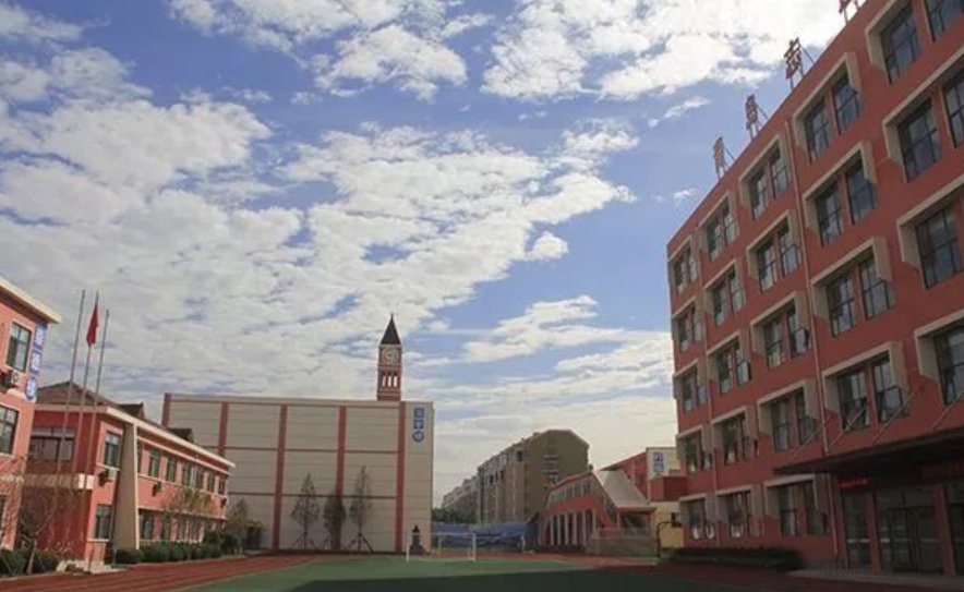 青岛民办高中的收费标准是怎样的？