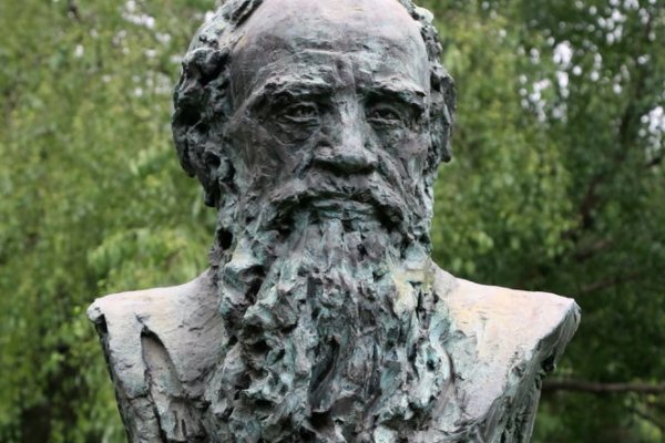 托尔斯泰说过理想是指路明灯