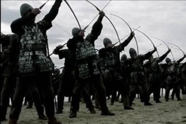 我们都被电影骗了！战场上的弓箭手是如何射中目标的？