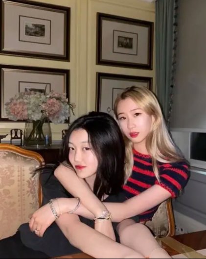 李嫣罕见露面，与汪峰女儿现身名媛派对，星二代的生活有多奢靡？