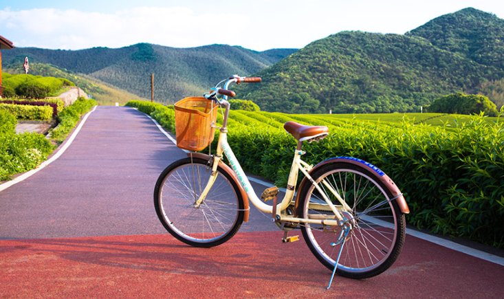 2012年司考卷三第58题：丙找甲借自行车，甲的自行车与乙的很相像，均放于楼下车棚。丙错认乙车为甲