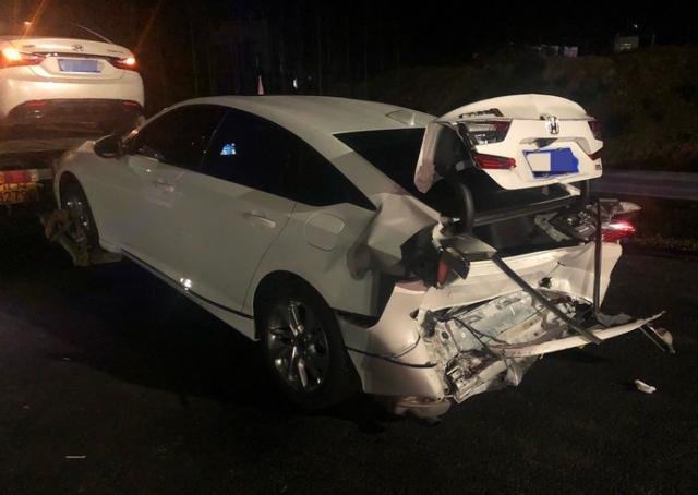 本田雅阁韧性强不强，为何在高速上被追尾就临近报废了？