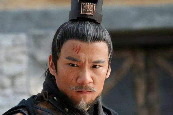 盖世雄连败秦琼等二十几员大将,为什么却轻易死在程咬金手下?