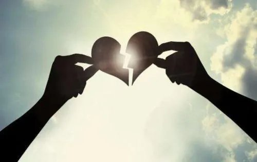 明明是他先说开始的，为什么他会先提分手呢？