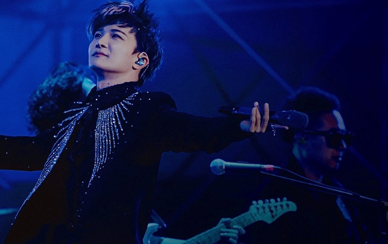 周深是男性还是女性